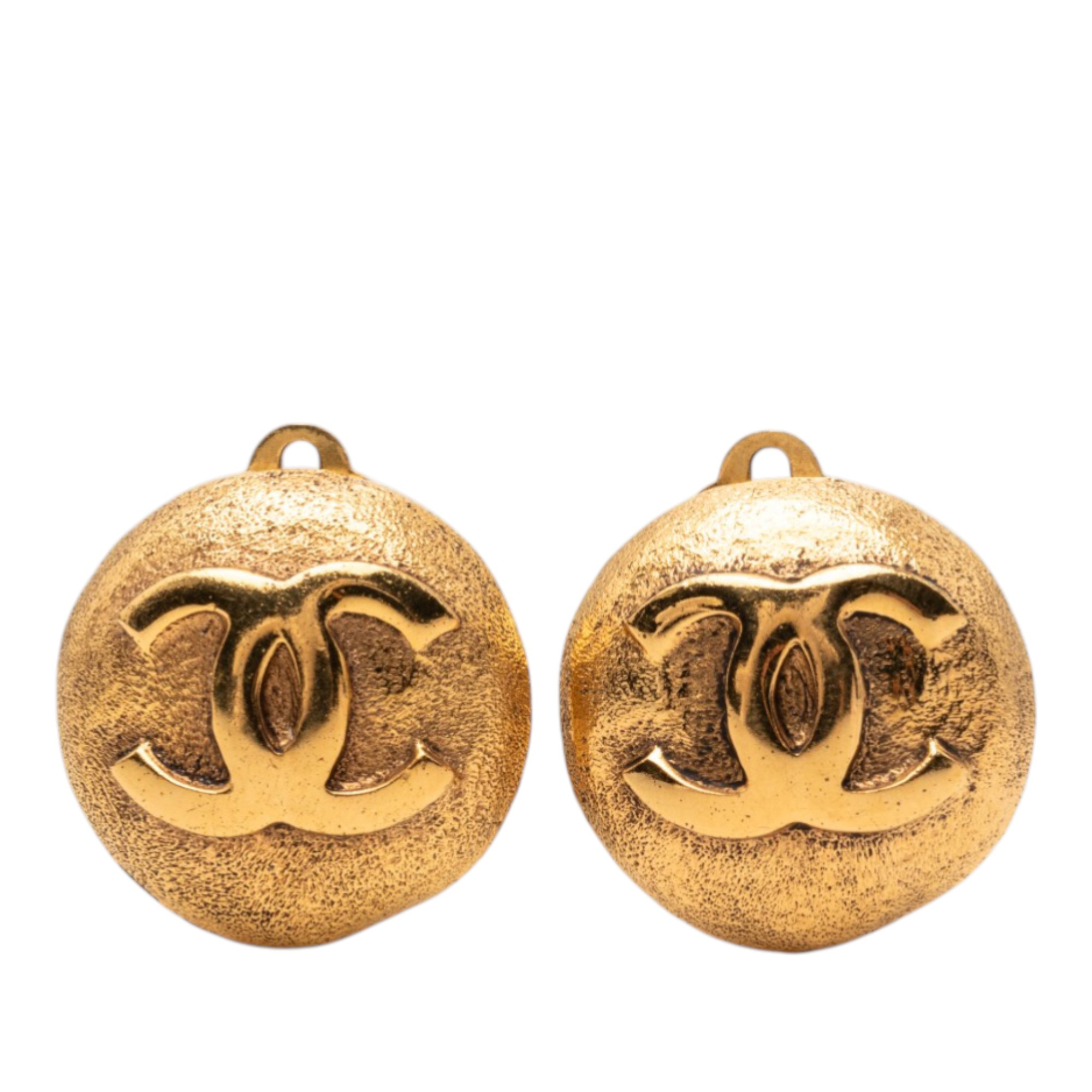 Pre-Loved Chanel Cc Gold Plated Button Clip On Earrings